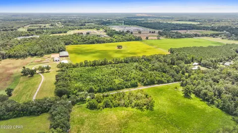1096 1st Ave, Graceville, FL 32440