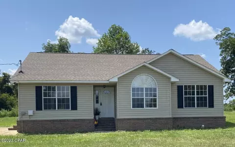 2125 Aaron Ave, Grand Ridge, FL 32442