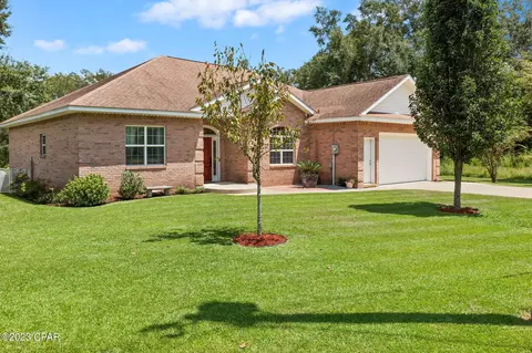 5368 Cooper St, Graceville, FL 32440