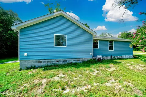 607 N Pear St, Chipley, FL 32428 photo 8