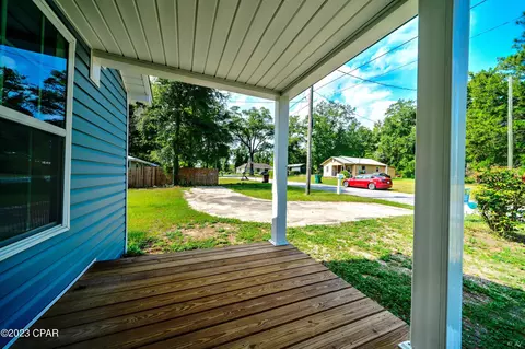 607 N Pear St, Chipley, FL 32428 photo 9