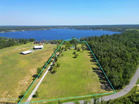 207 Compass Lake Dr, Alford, FL 32420