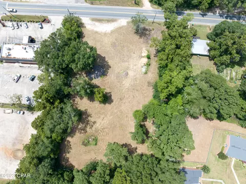 000 White Ave, Graceville, FL 32440