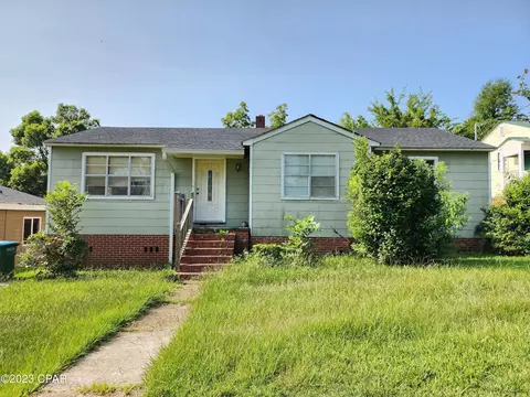 4395 Deering St, Marianna, FL 32446