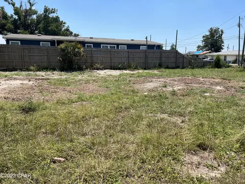 3604 E 4th St, Panama City, FL 32401