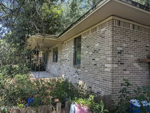 1915 Juniper Lake Rd, Defuniak Springs, FL 32433