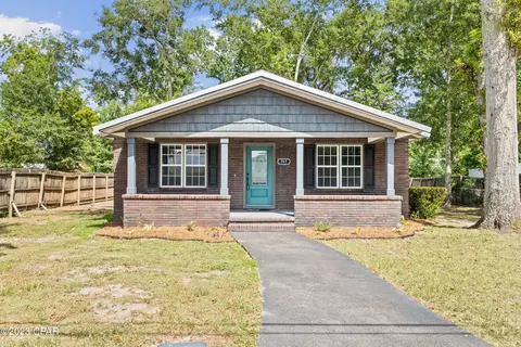 717 Sinclair St, Chipley, FL 32428