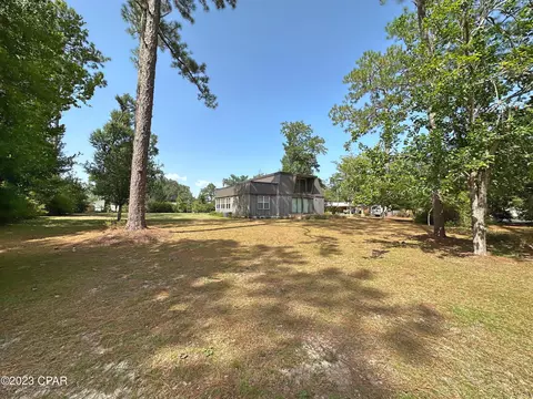 868 2nd St, Chipley, FL 32428