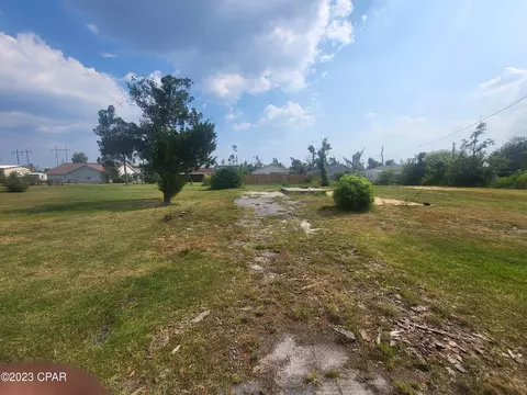 2520 N Cedar Ln, Panama City, FL 32405