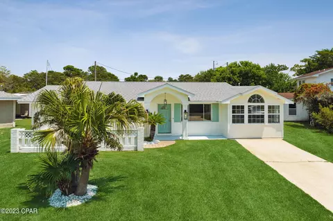 211 Lakeview Cir, Panama City Beach, FL 32413