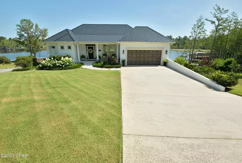 2660 Lakeview Cir, Alford, FL 32420