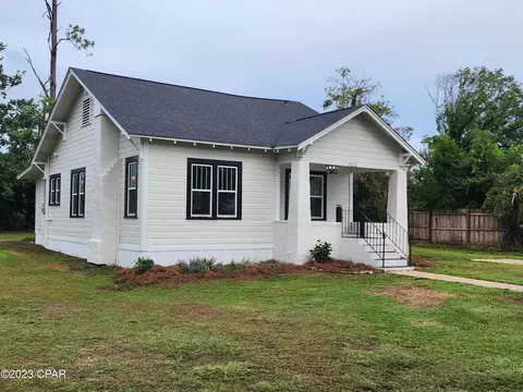 3020 3rd St, Marianna, FL 32446