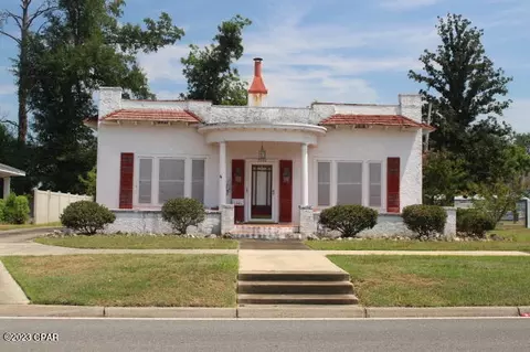 2942 Jefferson St, Marianna, FL 32446