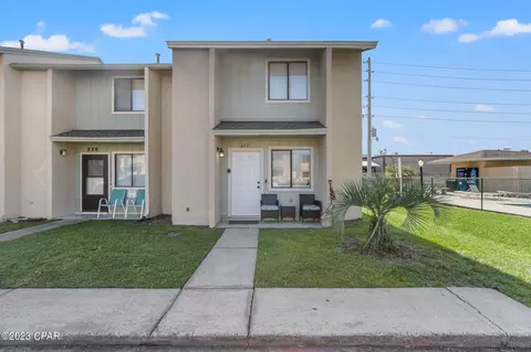 222 Robin Ln, Panama City Beach, FL 32407