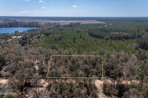 3360 Lakeshore Dr, Chipley, FL 32428