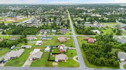 905 E 15th St, Lynn Haven, FL 32444