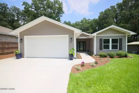 317 Redwood Ave, Niceville, FL 32578