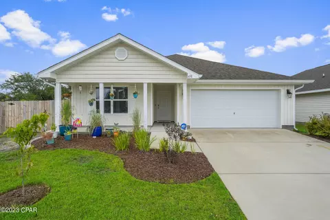 498 Eagle Lake Way, Callaway, FL 32404