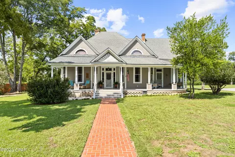 742 3rd St, Chipley, FL 32428