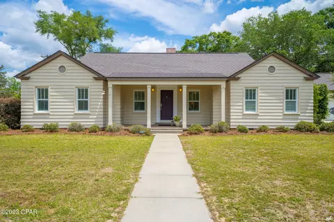 215 College Ave, Defuniak Springs, FL 32435