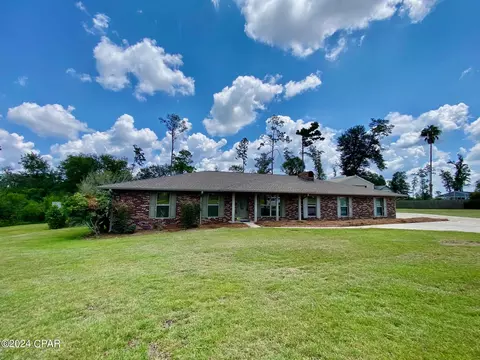 2863 Wildwood Cir, Marianna, FL 32448