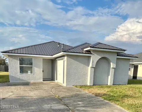 2815 E 17th St, Panama City, FL 32405