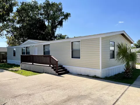 595 Lagoon Oaks Dr, Panama City Beach, FL 32408