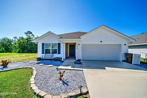 139 Crenshaw St, Southport, FL 32409