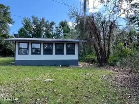 7673 Pear Rd, Sneads, FL 32460