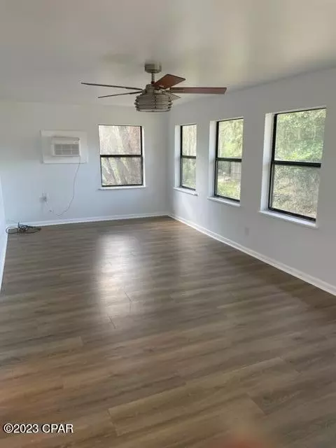 7673 Pear Rd, Sneads, FL 32460 photo 4