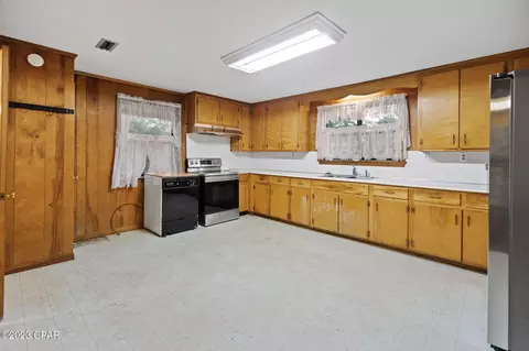 527 Main St, Chipley, FL 32428 photo 8