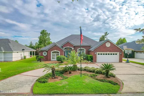 3260 Country Club Dr, Lynn Haven, FL 32444