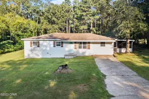 5424 Thomas Dr, Graceville, FL 32440