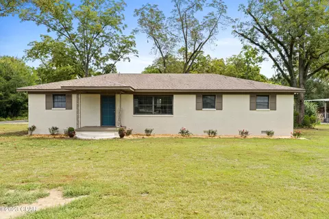 5270 Brown St, Graceville, FL 32440