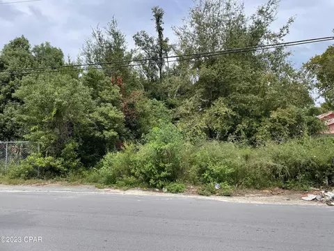3621 E 2nd St, Panama City, FL 32401