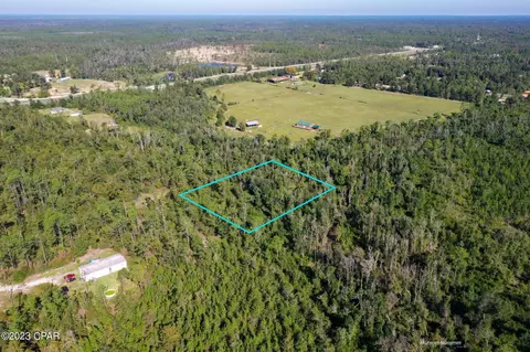 16490 Oakview Rd, Fountain, FL 32438