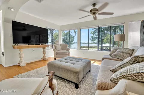 63 Shady Ln, Freeport, FL 32439