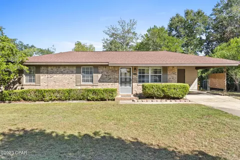 555 Davis St, Chipley, FL 32428 photo 2