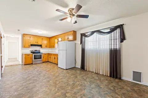 555 Davis St, Chipley, FL 32428 photo 11