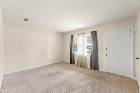 555 Davis St, Chipley, FL 32428 photo 5