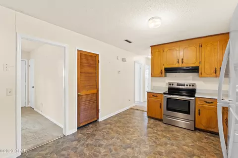 555 Davis St, Chipley, FL 32428 photo 9
