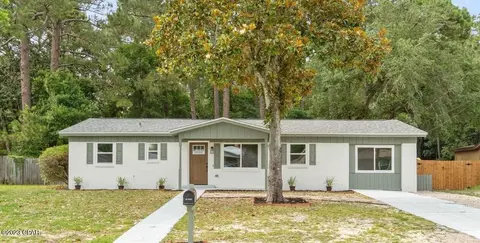 41 Mary Esther Dr, Mary Esther, FL 32569