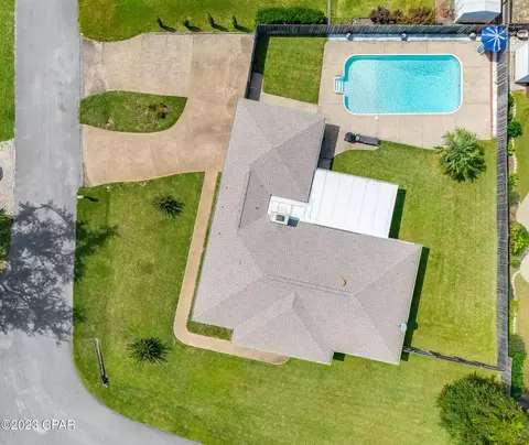 257 Sukoshi Dr, Panama City, FL 32404