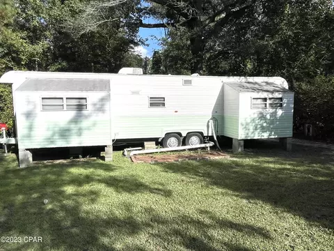 2249 Tobe Retherford, Caryville, FL 32425