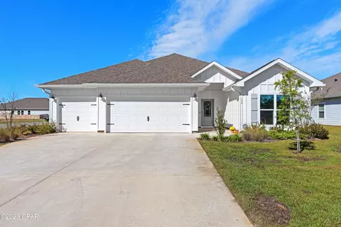 134 E Oak Trees Ln, Freeport, FL 32439