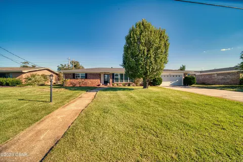 2810 Malone Dr, Panama City, FL 32405