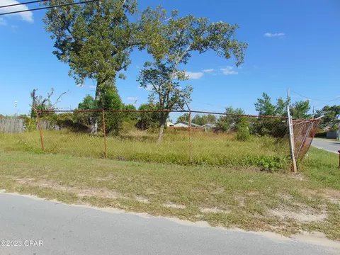 3208 E 2nd Pl, Panama City, FL 32401