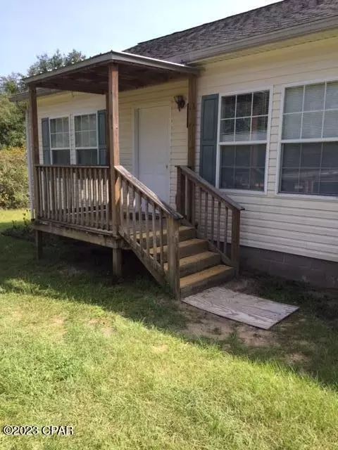 2433 Sherry Cir, Alford, FL 32420