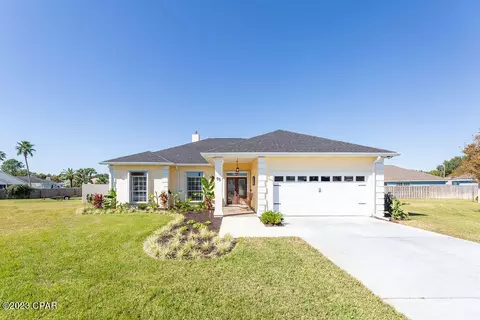 95 Oakleaf Ct, Panama City Beach, FL 32413