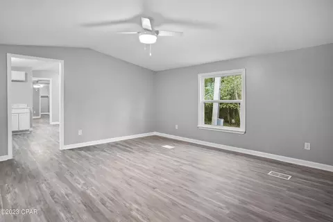 1572 Lonnie Rd, Chipley, FL 32428 photo 2